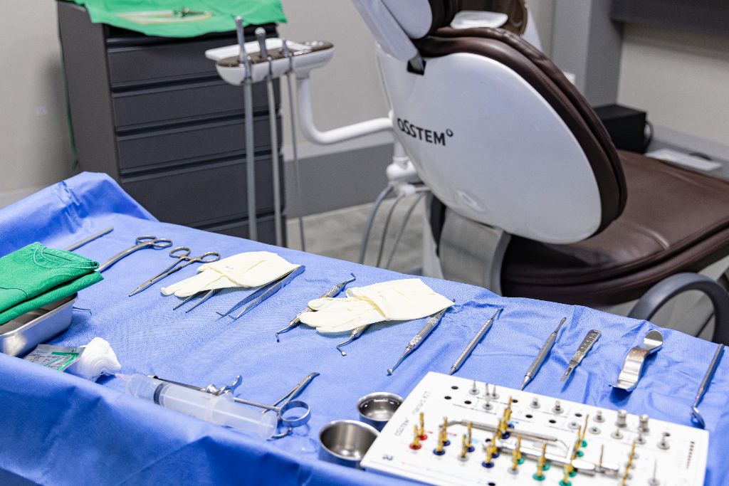 무균 수술실 — 6개 임플란트 수술방